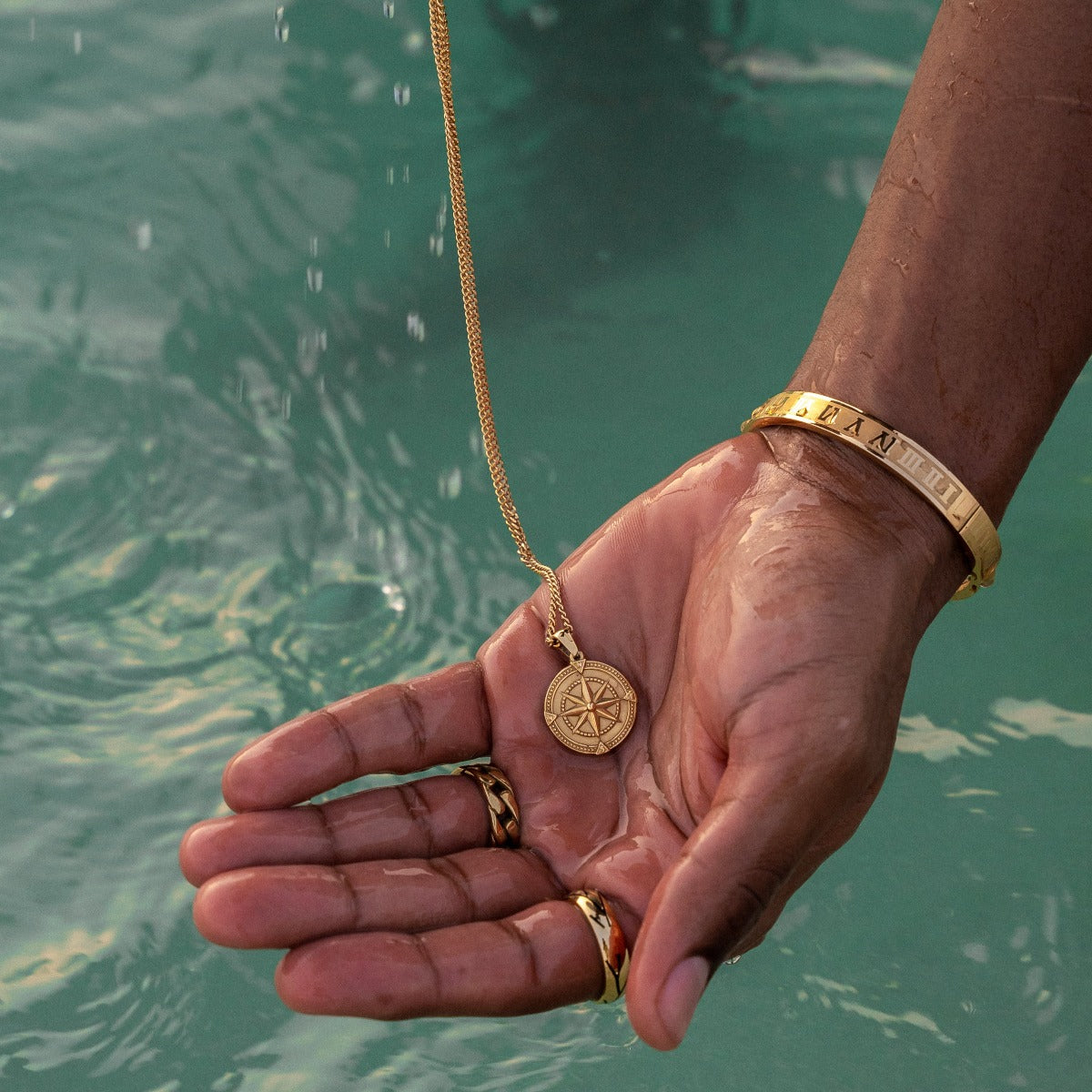 Compass Pendant Necklace X Curb Chain - Gold